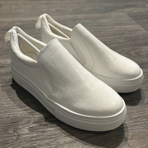 NEW LULUS Size 8.5 Cassay White Crocodile Embossed Platform Slip On Sneakers - Picture 6 of 10
